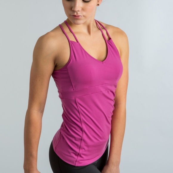 Athletic work out top crosses in back S - Picture 2 of 3